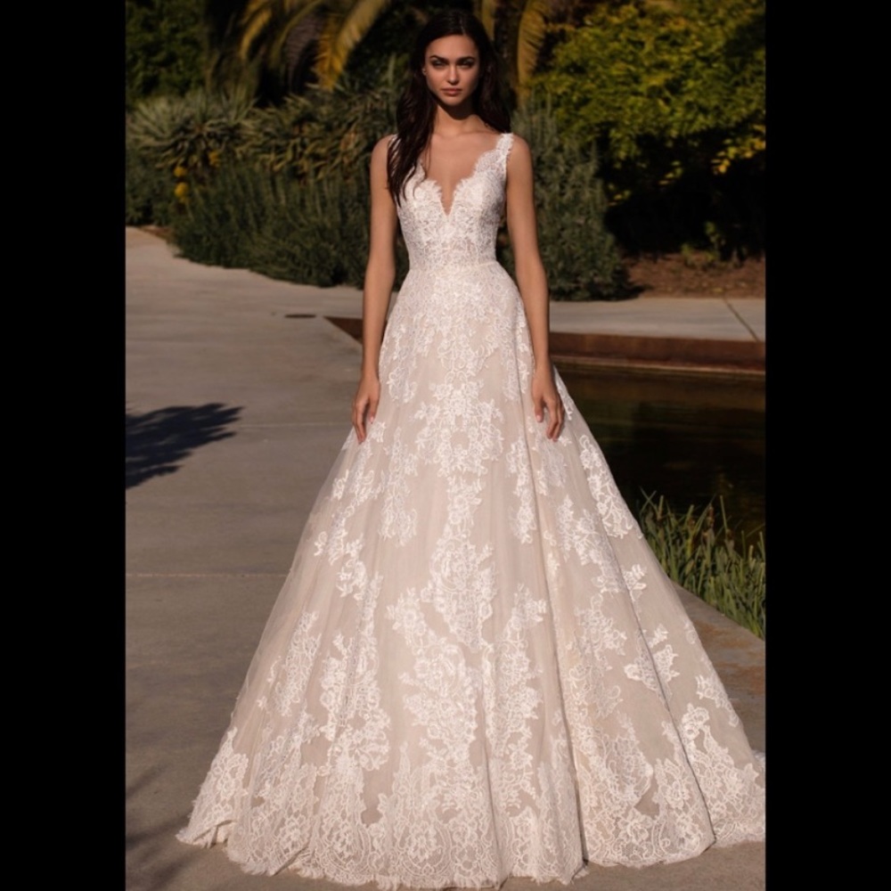 Pronovias-Orion off white/crystal/beige sz 16 wedding dress